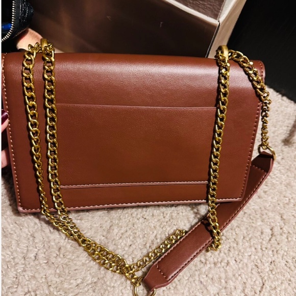 Brown PU Faux Leather Shoulder Bag Yellow Gold Tone Buckle Flap Chain Strap - Picture 10 of 11